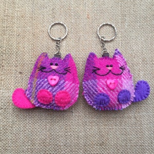 Roze Harris-sleutelhanger tweed kat, roze kat, kattensleutelhanger, tweedkat, Schots cadeau, cadeau onder de 10, cadeau kattenliefhebbers, valentijnscadeau, Moederdag