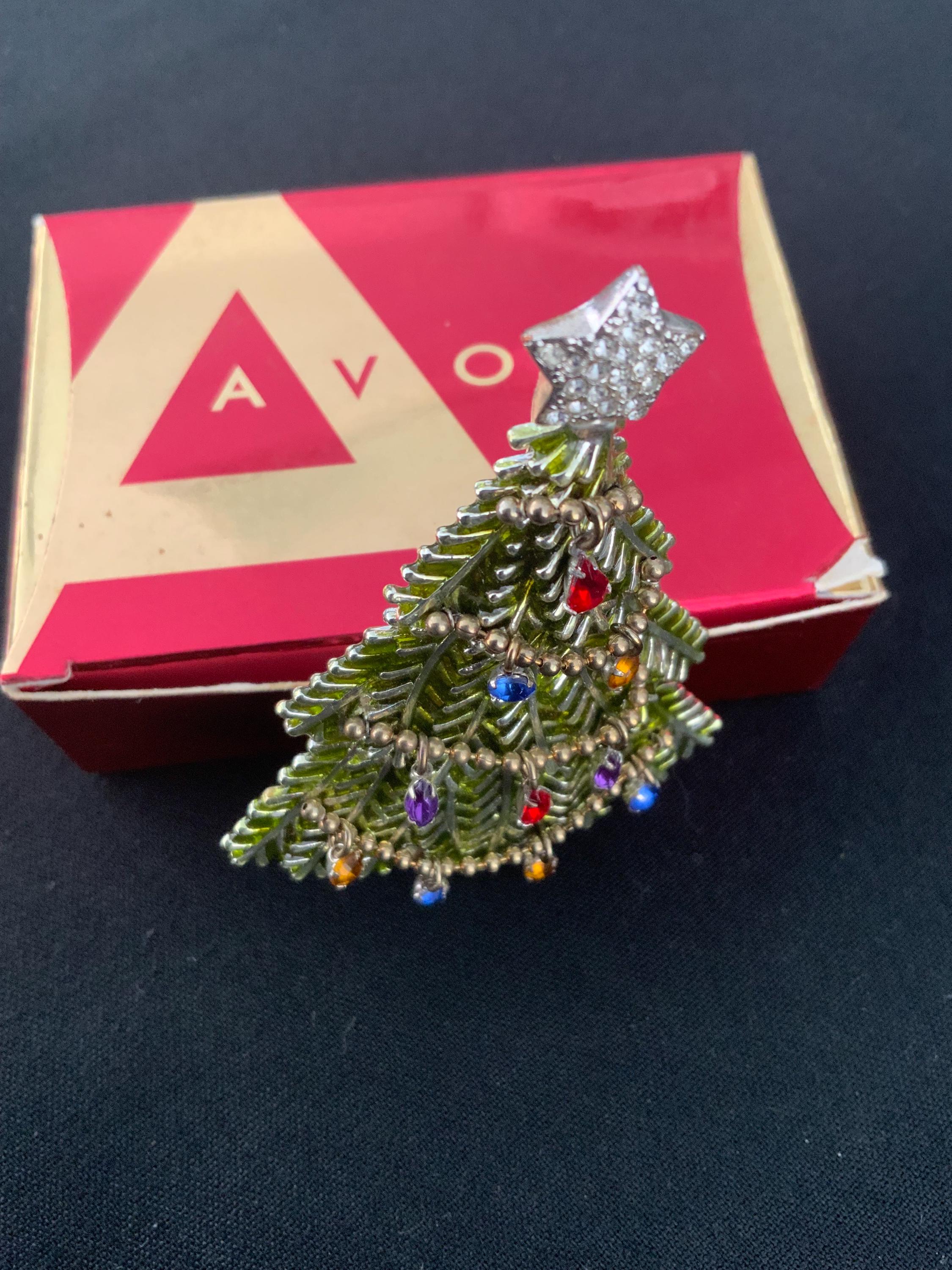 Avon Christmas Tree Pin, 2008 Edition Brooch – Mink Road