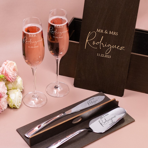 Personalized wedding set, his and her wedding flutes and cake server set, personalized wedding gift, wedding champagne glasses