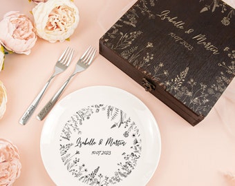 Wedding gift - Personalized Cake Plate and Forks - Dessert Fork Set - Wedding set - Mr and Mrs Forks
