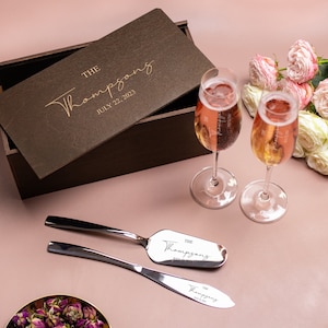 Personalized wedding set - His and Her wedding flutes and cake server set - Personalized cake knife - Wedding champagne glasses