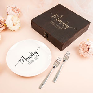 Personalized Wedding set - Cake Plate and Forks - Dessert Fork Set - Mr and Mrs Forks - Wedding gift