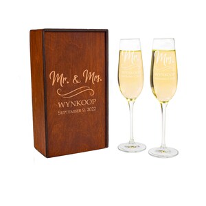 Personalized Mr and Mrs Wedding Flutes Champagne Toasting Glasses Couple Gift Champagne Flutes Engagement Gift Groom Bride Toasting Glasses image 9