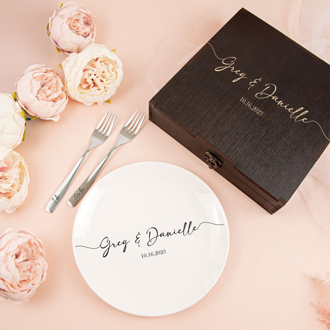 Personalized Cake Plate and Forks Dessert Fork Set Wedding Set Mr and