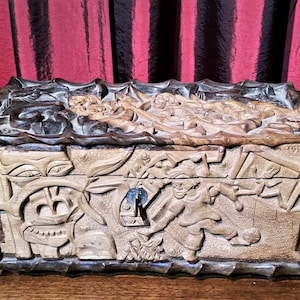 Vintage 1980s African Hand Carved Wooden Folk Art Box