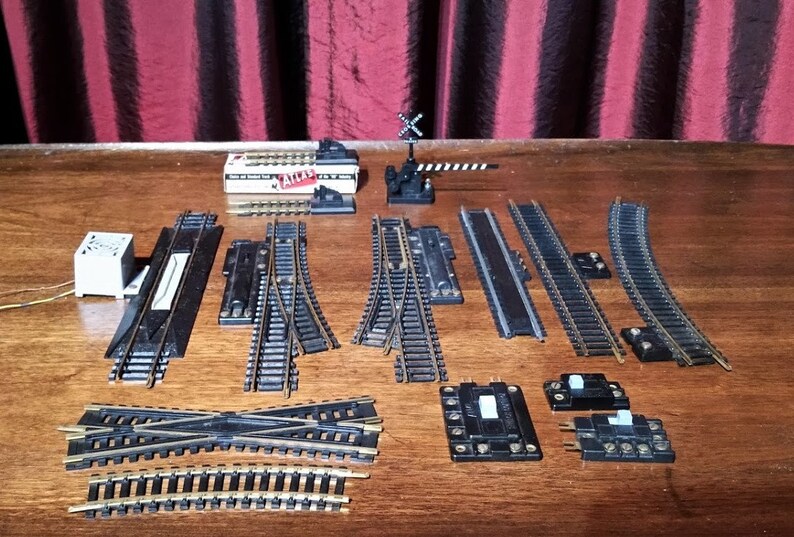 Vintage 1960s Atlas HO Scale Model Railroad Electric Switches Specialty