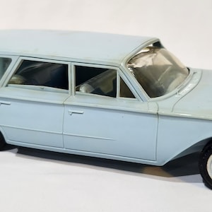 1960 Hubley Ford Country Sedan Station Wagon Blue Promotional Model Car Dealership Promo 1/25 Scale