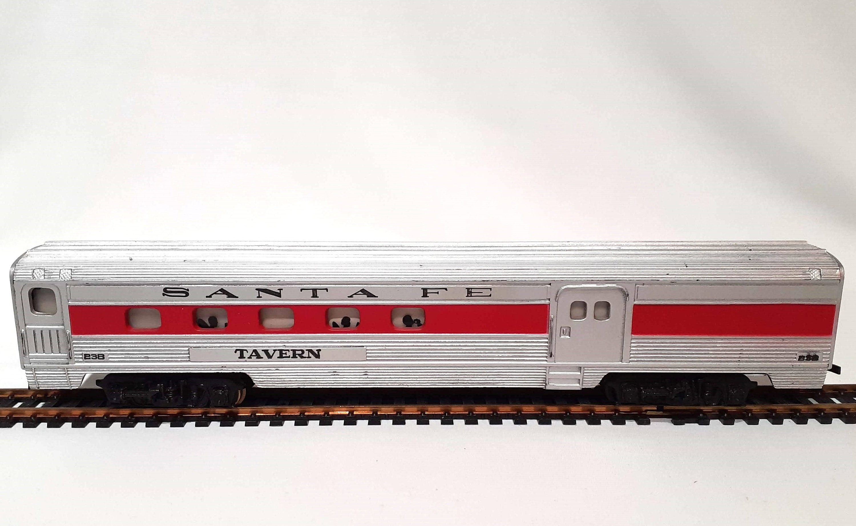 Vintage 1970s HO Scale TYCO Illuminated Santa Fe Pullman Car