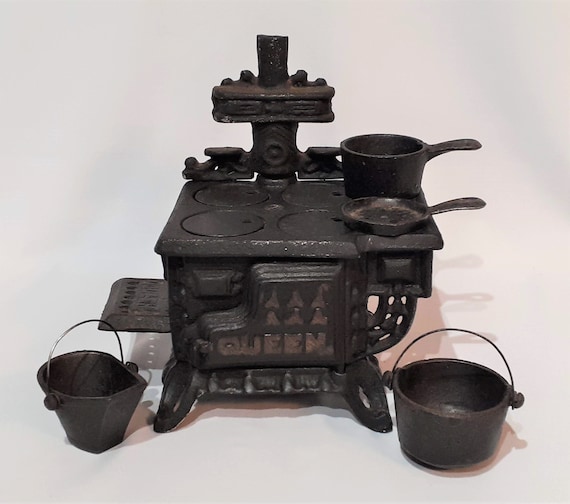 Antique Queen Salesman Sample Mini Cast Iron Stove - collectibles - by  owner - sale - craigslist