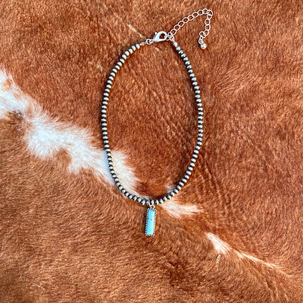 Gargantilla OORI de perla estilo navajo de 4 mm con colgante de barra
