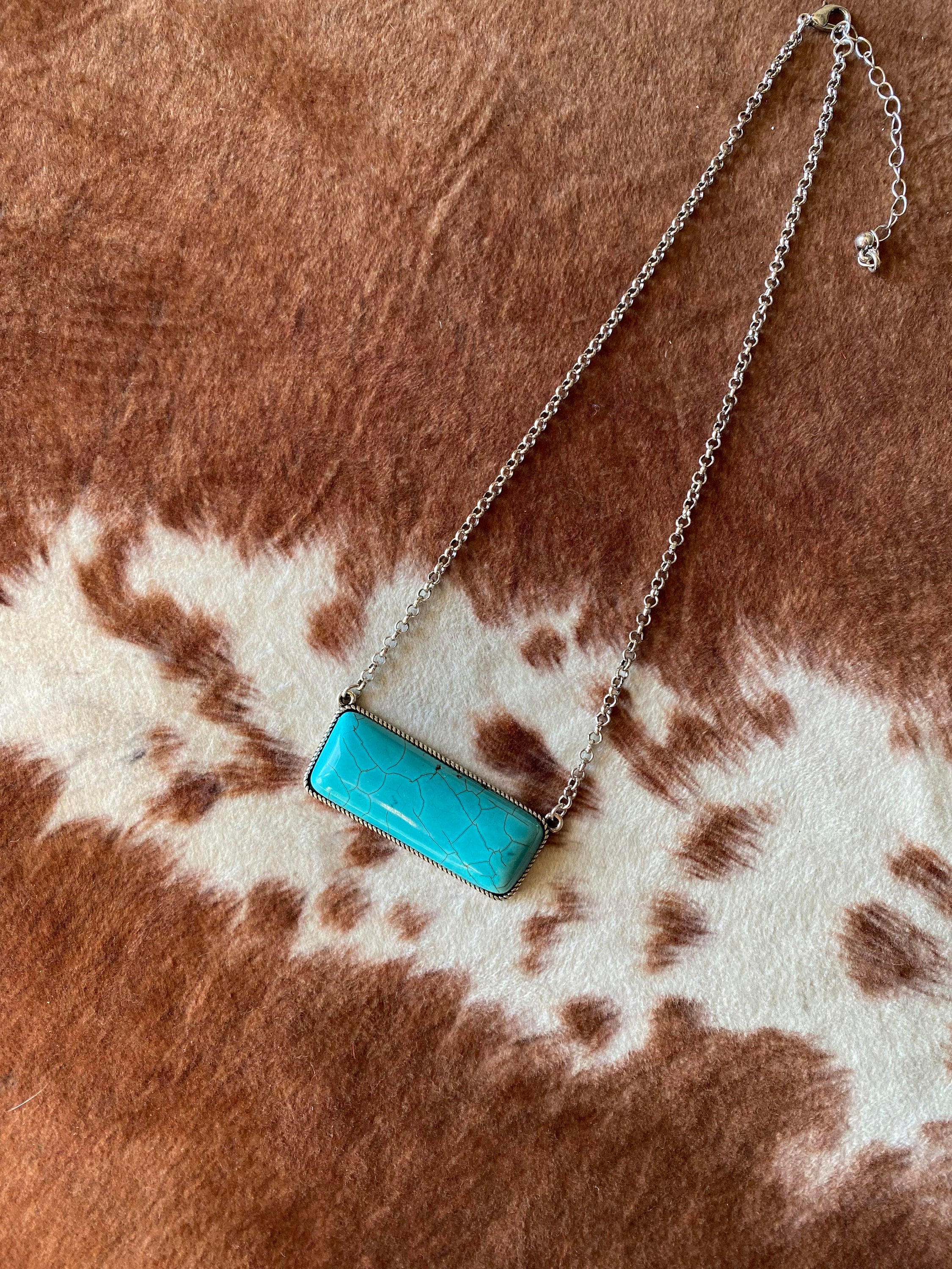 Semi Stone Bar Necklace