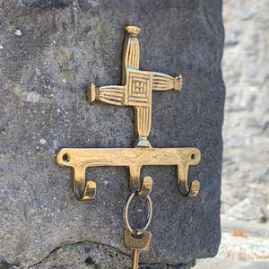 Irish Brass St. Brigid&#39;s Cross Key Rack | Celtic Wall Hook for Keys or Jewelry | Traditional Irish Blessing Home Decor | Bridget Jewellery