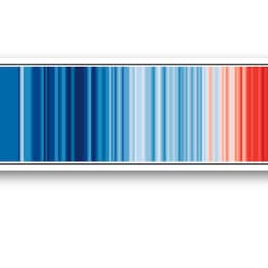 Pu&ograve; includere: Una rappresentazione grafica dei cambiamenti della temperatura globale dal 1850 al 2020. L'immagine utilizza un gradiente di colore dal blu al rosso, dove il blu rappresenta temperature pi&ugrave; fredde e il rosso rappresenta temperature pi&ugrave; calde. L'immagine mostra una chiara tendenza all'aumento delle temperature globali nel tempo.