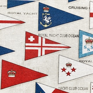 Puede incluir: Una colección de banderas triangulares de colores con varios diseños y textos, incluyendo "Royal Yacht", "Cruising" y "Yacht Club Ocean".
