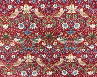 Tissu William Morris Strawberry Thief (Mini), coton artisanal imprimé oiseau Art Nouveau rouge, Morris & Co