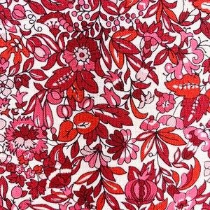 Tejido Liberty, Hyde Floral Winter algodón, flores rojas rosadas, acolchado, británico, inglés