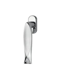 May include: A silver door handle with a curved design. The handle is 173 mm tall and 30 mm wide. COD: 492 DK