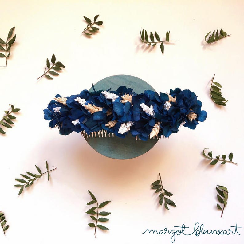 Tocado / semi-corona de flores azul oscuro con toques en image 1