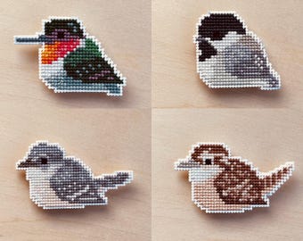 Kruissteekpatroon vogel: kolibrie, mees, spotvogel, Carolina-winterkoning