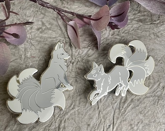 Kitsune Enamel Pin: Mythologie japonaise Beastiary Pin Club