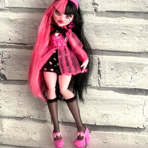 Draculaura G3  Monster high dolls, New monster high dolls, Custom monster  high dolls