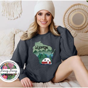 Wisconsin State Camping Rundhalsausschnitt, Wisconsin Karte, Camping Sweatshirt für Sie, Wisconsin Camping Shirt, Camping Geschenk für Sie, Camping Geschenk für Ihn
