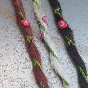 Ein von MiJoMade gestickter Dread Embroidread Bild 2