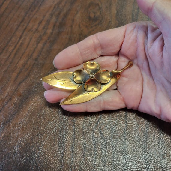 Vintage Stuart Nye Copper Dogwood Brooch, Handcrafted Copper Dogwood Brooch, Signed Nye Dogwood Blossom and Leaves Brooch View 3
