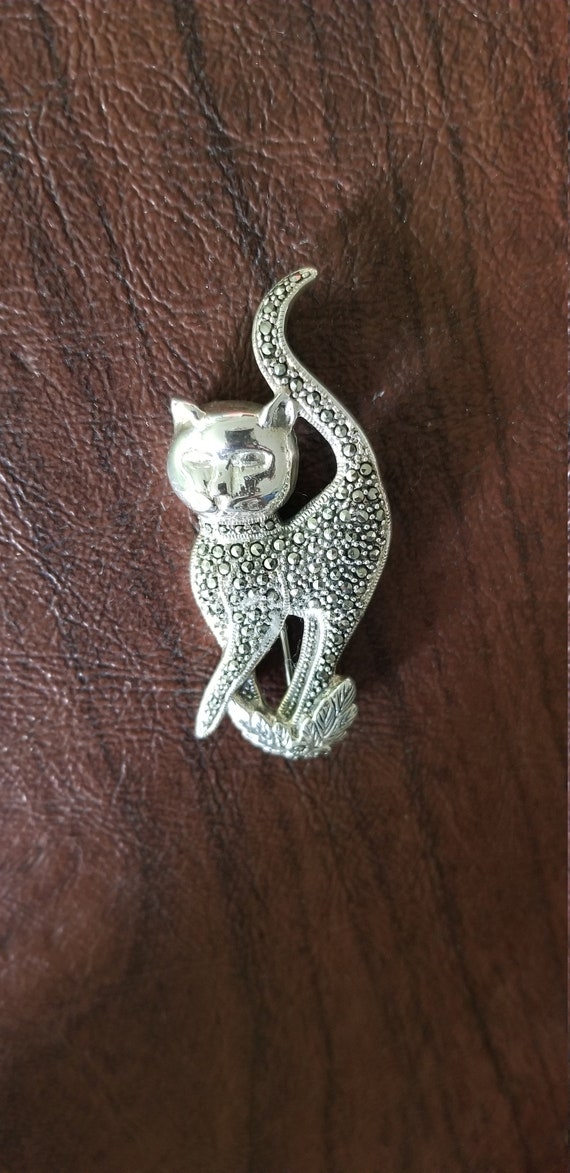 Vintage Sterling Silver and Marcasite Cat Brooch,… - image 6