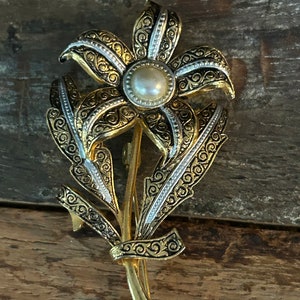 Damascene gold tone vintage flower pin/brooch with faux pearl center from Spain