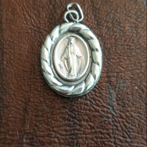 Vintage Sterling Silver Miraculous Medal/Pendant, Puffy Miraculous Medal, Virgin Mary Image on Both Sides, Miraculous Medal with Rope Border