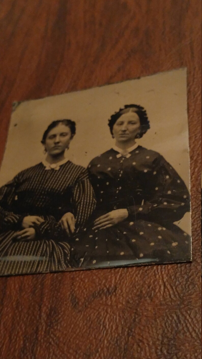 Lot of 5 Antique Tintype Photographs of Civil War Era Women Wearing Printed Fabric Dresses Civil Prints