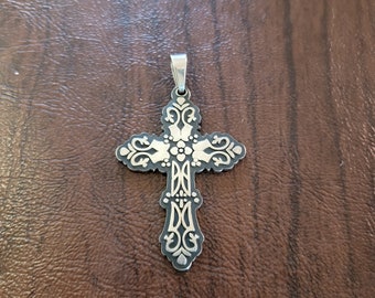 Mexico CII Sterling Silver Ornate Cross Pendant W. Sterling Silver