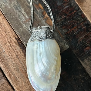 Victorian mother of pearl & silver? seashell perfume scent vinaigrette snuff chatelaine bottle with chain