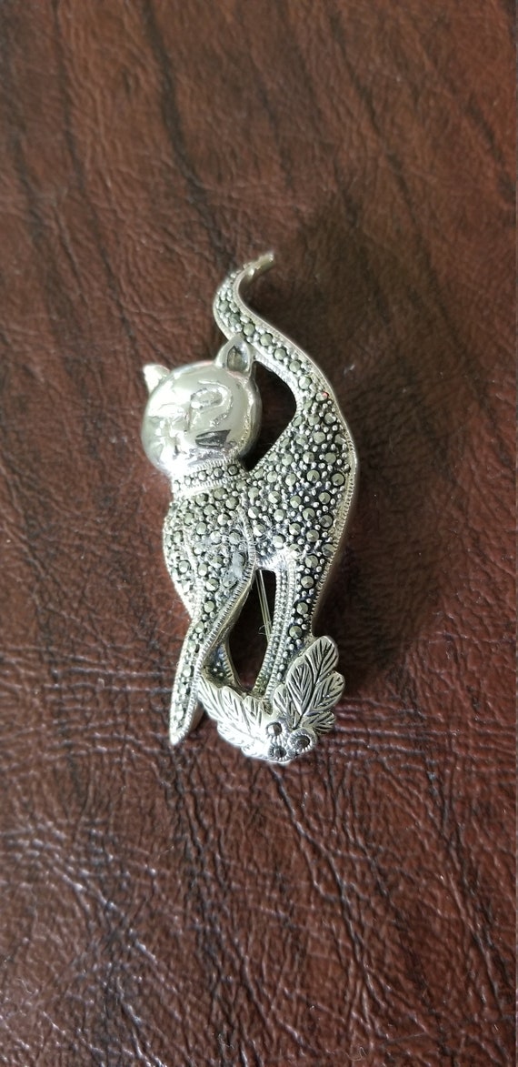 Vintage Sterling Silver and Marcasite Cat Brooch,… - image 4