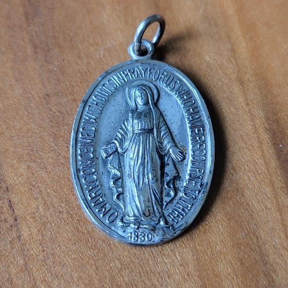 Vintage Sterling Silver Miraculous Medal/Pendant, Medium Sized Virgin Mary Medal, Marian Medal, Traditional Miraculous Medal