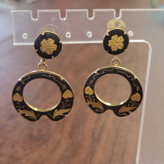 Vintage Damascene Circle Drop Clip-On Earrings, Black and Gold Floral Design, Damascene Clip Earrings, Dangle Earrings