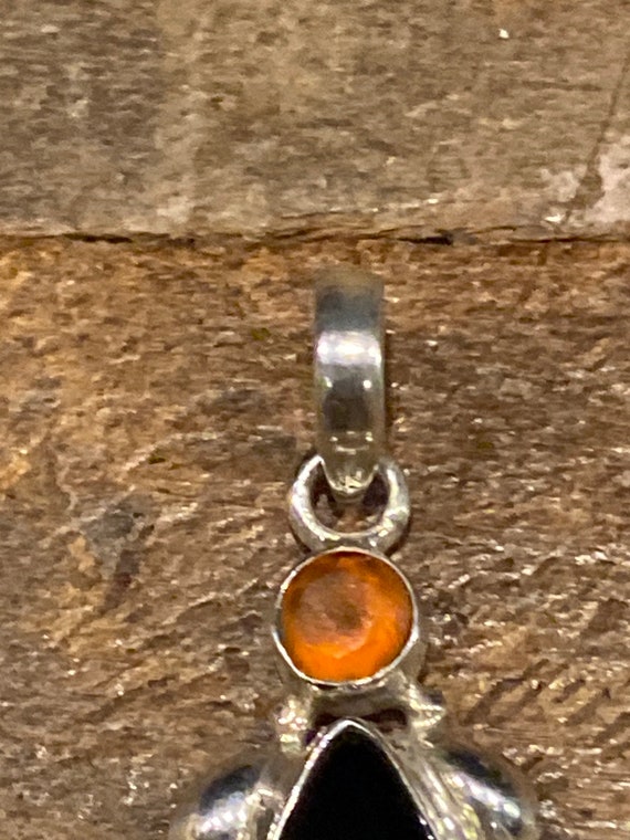 Vintage 925 silver and onyx slim teardrop pendant - image 4