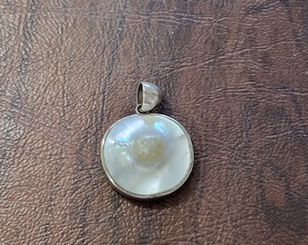 Vintage Sterling Silver Blister Pearl Pendant, Pretty Blister Pearl Set in Sterling Silver Frame, Lustrous Blister Pearl Pendant