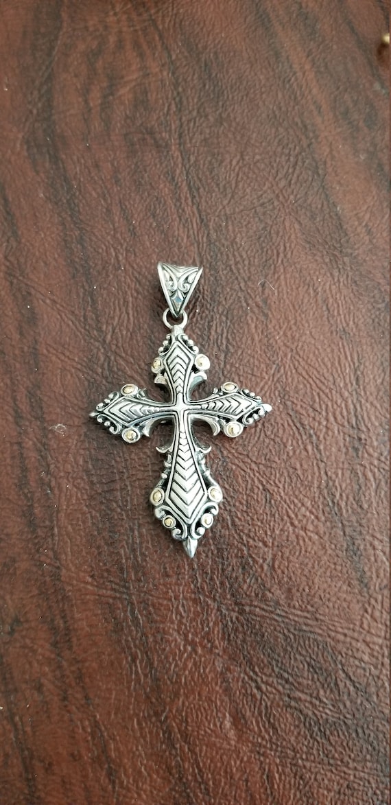 Beautiful Sterling Silver and 18K Gold Cross Penda