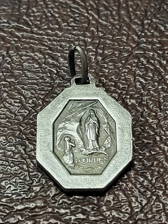 Vintage French Sterling Silver Virgin Mary Medal/… - image 8