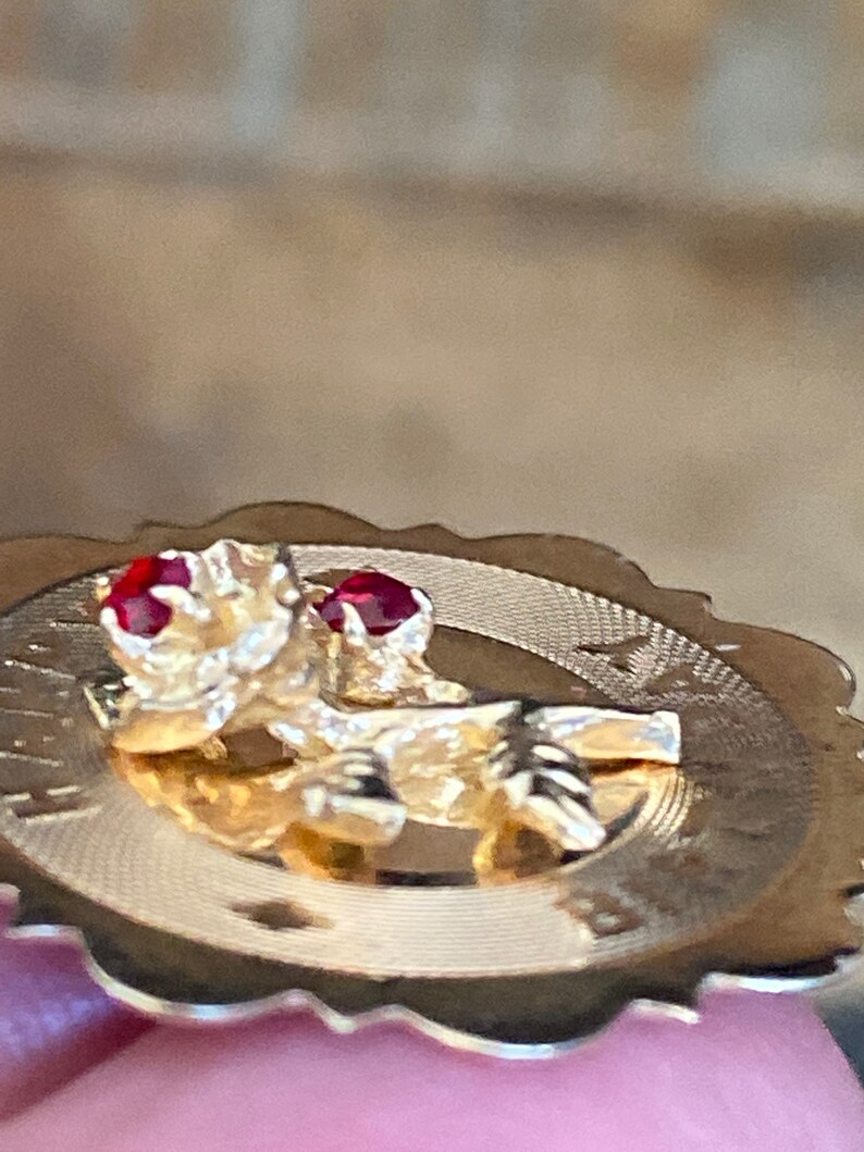 hallmark M/&M Vintage 14K gold Happy Birthday disc charm with 3D roses and two rubies