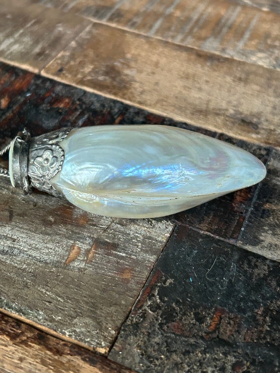 Victorian mother of pearl & silver? seashell perf… - image 4