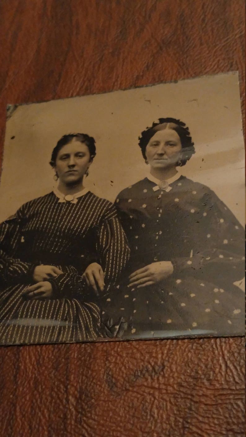 Lot of 5 Antique Tintype Photographs of Civil War Era Women Wearing Printed Fabric Dresses Civil Prints