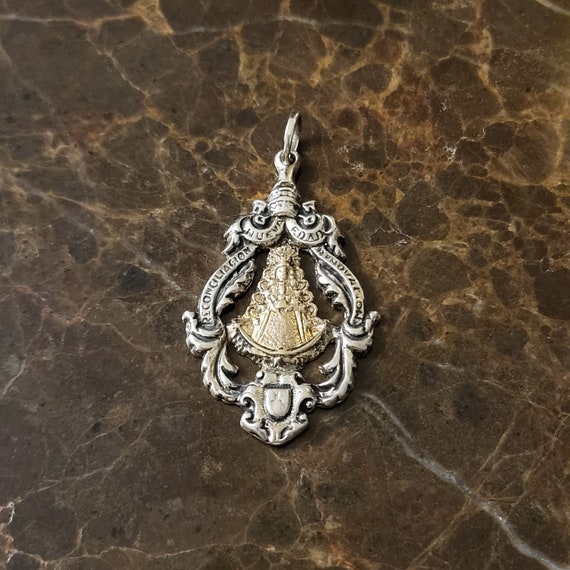 Gorgeous Vintage Virgin Mary Medal, Spanish Religious Medal, "Reconciliacion Nueva Edad Renovacion," Beautiful Detail and Design