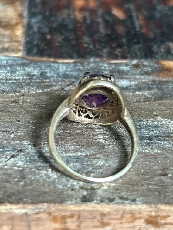 10K gold filigree and oval faceted amethyst ring … - image 3