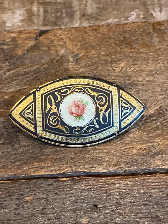 Vintage oval shaped damascene and enamel brooch/pi