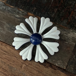 Vintage navy blue and white enamel 1960’s style mod flower power pin/brooch