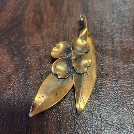 Vintage Stuart Nye Copper Dogwood Brooch, Handcrafted Copper Dogwood Brooch, Signed Nye Dogwood Blossom and Leaves Brooch View 4