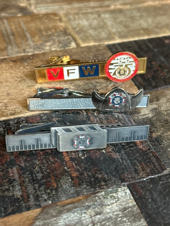 Vintage lot of 3 VFW silver tone, gold tone and e… - image 1